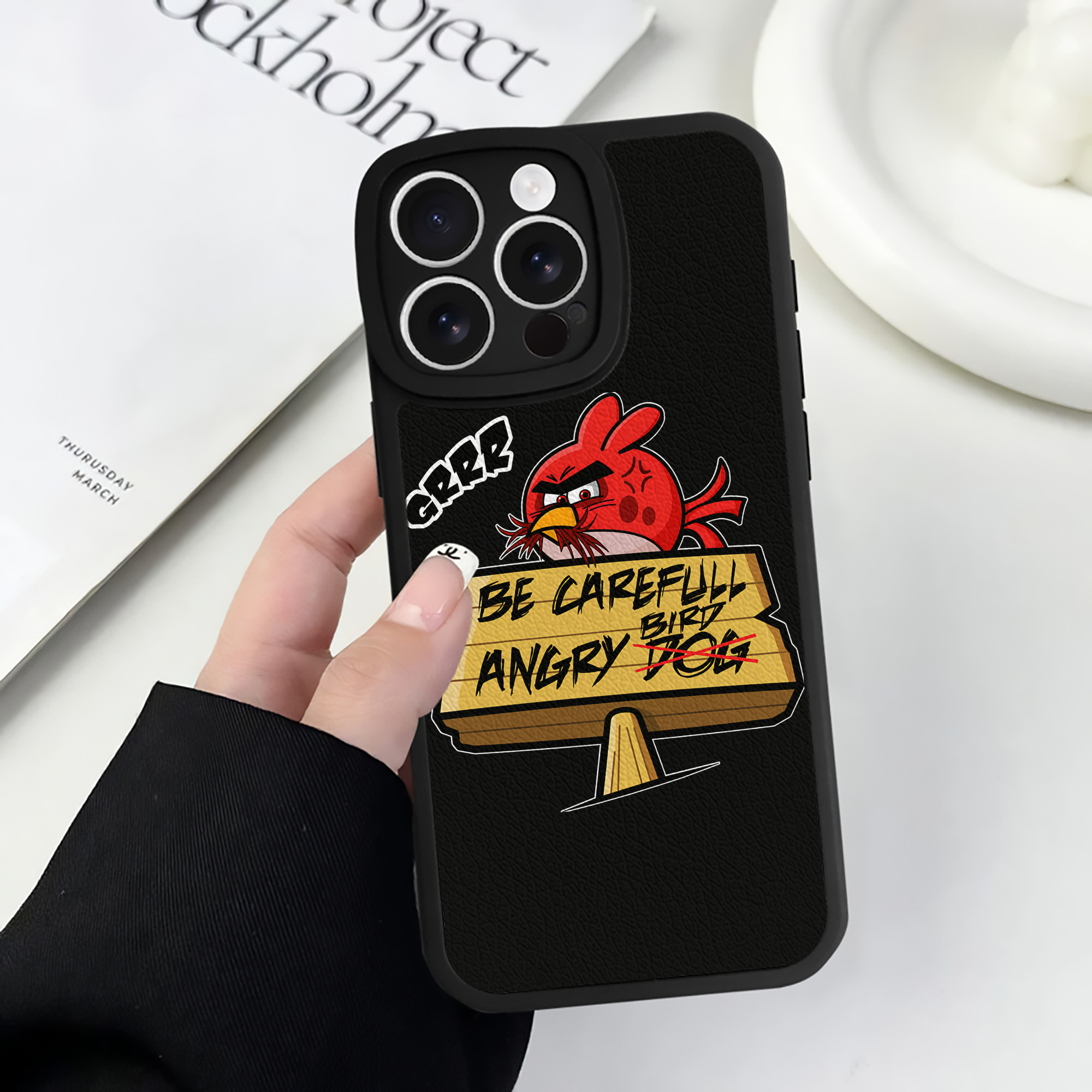 （画像用） Angry Birds アングリーバード 【iPhone 16シリーズ対応】シリコンスマホケース（レザー調） 材質：シリコン